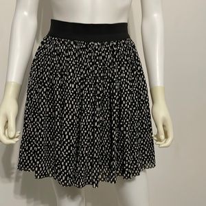Vince Camuto flirty mini skirt
